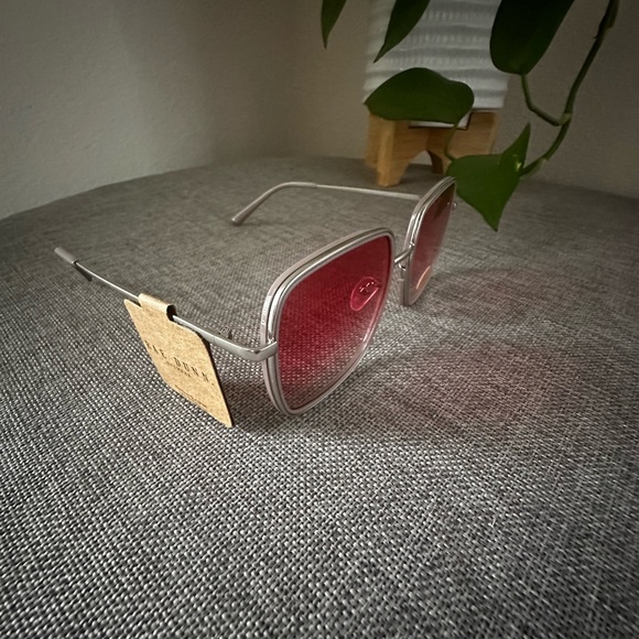 RAE DUNN Sunglasses | Nina| Matte Silver/Glossy Taupe Frame | Rose Lens - Picture 2 of 6